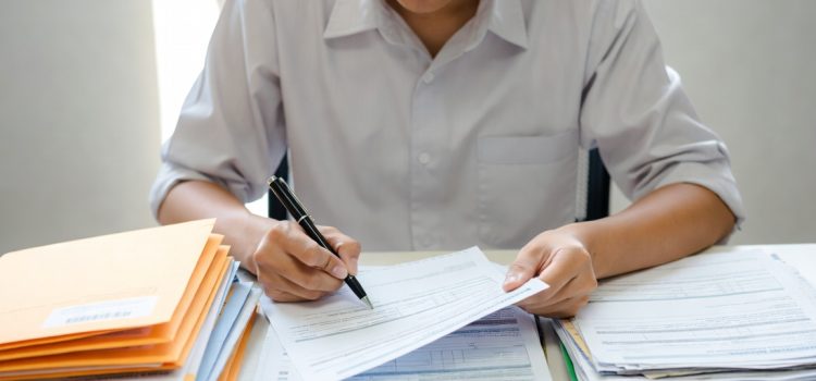 Navigating Financial Aid Applications: Practical Tips Navigating Financial Aid Applications: Practical Tips